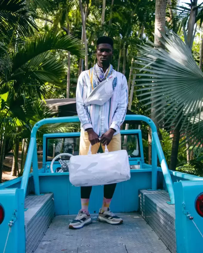 3 Uhr morgens LE BLANC DUFFLE