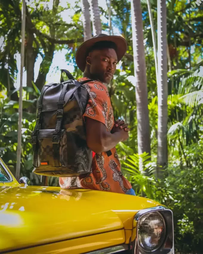 3 Uhr morgens NIE SCHLAFEN HÜGEL 3 Uhr morgens NIE SCHLAFEN HÜGEL