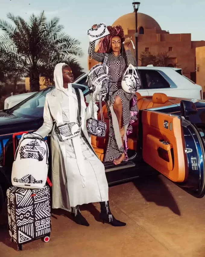 A.I.8 AFRICAN INTELLIGENCE – ORIGIN STORY RUCKSACK-SCHLÄGER A.I.8 AFRICAN INTELLIGENCE – ORIGIN STORY RUCKSACK-SCHLÄGER