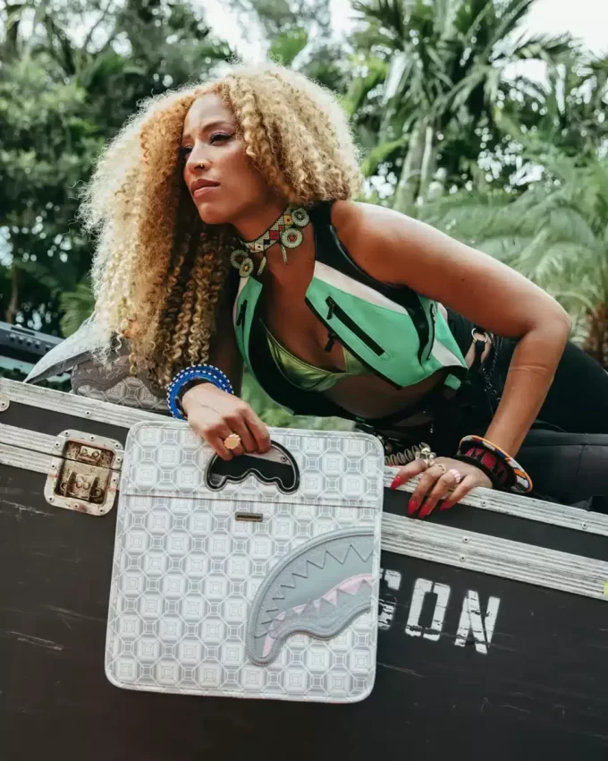 A.I.8 AFRIKANISCHE INTELLIGENZ GEBUCHT & GESCHÄFTIGE STADT-SPRAKTISCHE HANDTASCHE A.I.8 AFRIKANISCHE INTELLIGENZ GEBUCHT & GESCHÄFTIGE STADT-SPRAKTISCHE HANDTASCHE