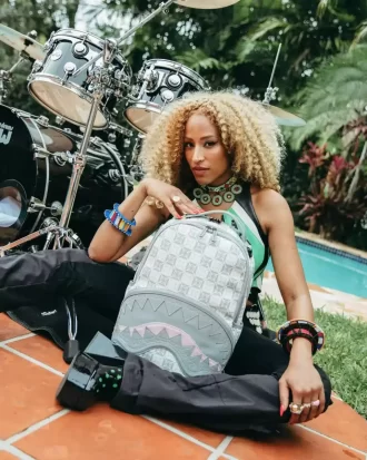 A.I.8 AFRIKANISCHE INTELLIGENZ GEBUCHT & GESCHÄFTIGER RUCKSACK