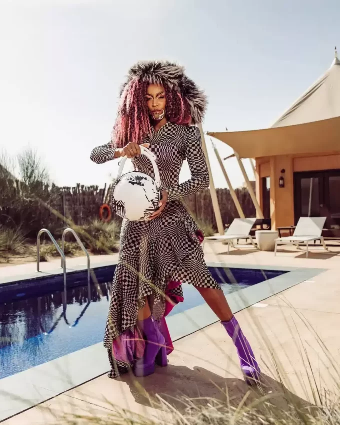 A.I.8 AFRIKANISCHE INTELLIGENZ – URSPRUNGSGESCHICHTE GLOBE-TASCHE