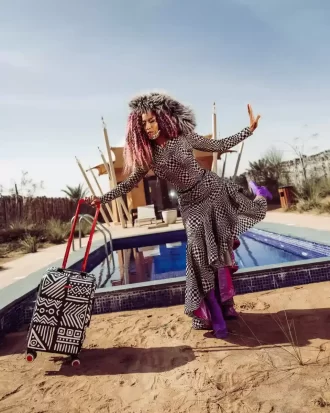 A.I.8 AFRIKANISCHE INTELLIGENZ – URSPRUNGSGESCHICHTE SHARKNAUTICS HARTSCHALEN-HANDGEPÄCK