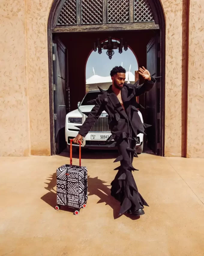 A.I.8 AFRIKANISCHE INTELLIGENZ – URSPRUNGSGESCHICHTE SHARKNAUTICS HARTSCHALEN-HANDGEPÄCK A.I.8 AFRIKANISCHE INTELLIGENZ – URSPRUNGSGESCHICHTE SHARKNAUTICS HARTSCHALEN-HANDGEPÄCK