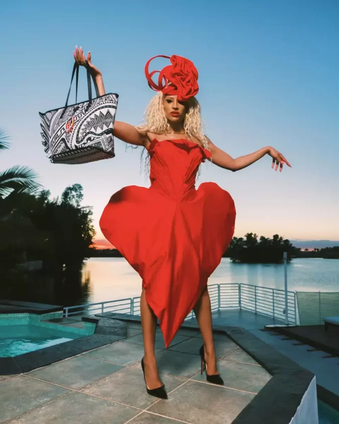 A.I. AFRICAN INTELLIGENCE THE SKYHAWK WING TOTE – SANDFLOWER COLLAB