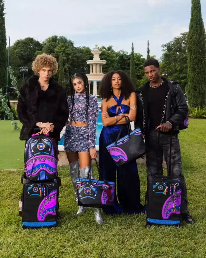 A.I. 12 BROOKLYN & BEYOND – SANDBLUMEN-KOLLAB-SCHLÜSSELANHÄNGER A.I. 12 BROOKLYN & BEYOND – SANDBLUMEN-KOLLAB-SCHLÜSSELANHÄNGER