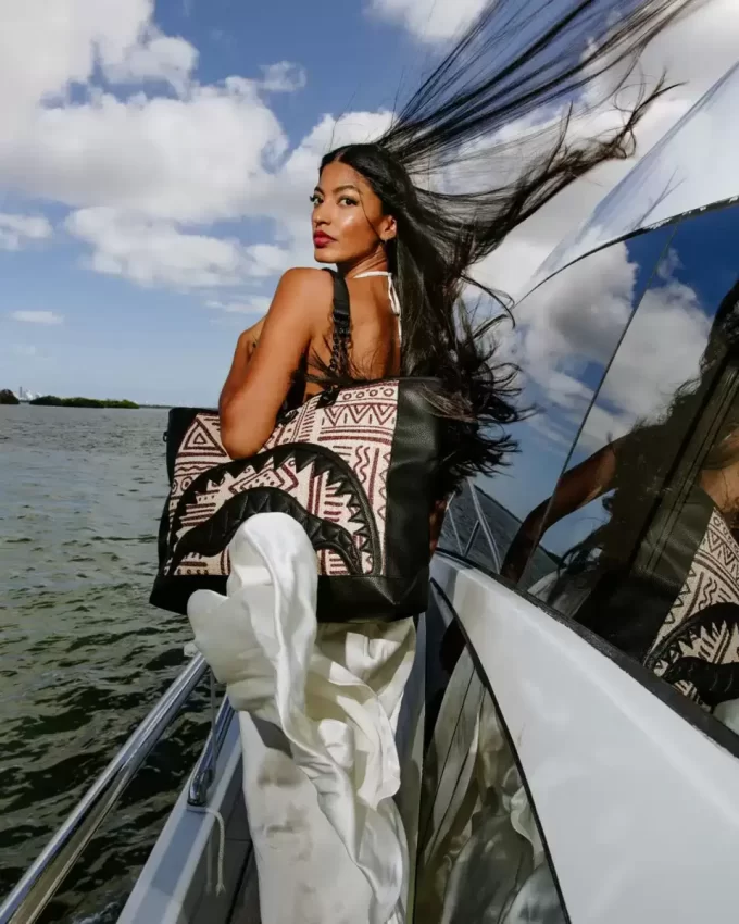 A.I. PALM MIRAGE SHARK LUXE STRANDTASCHE