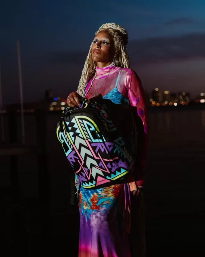 A.I. PATH TO THE FUTURE III RUCKSACK – SANDBLOWER COLLAB (LEUCHTET IM DUNKELN)