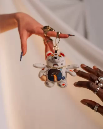 ABGEWESENER BÄR-SCHLÜSSELANHÄNGER