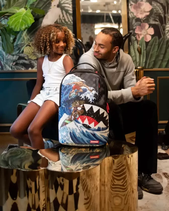 AMARI BAILEY & SISTER SURFRIDER KOLLAKTION RUCKSACK (DLXV) AMARI BAILEY & SISTER SURFRIDER KOLLAKTION RUCKSACK (DLXV)