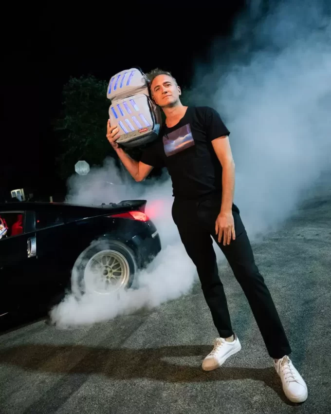 BAG TO THE FUTURE II – LED-BELEUCHTUNGS-TROOPER-RUCKSACK