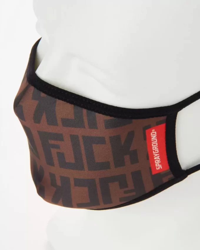 Beleidigte, körperbetonte Maske