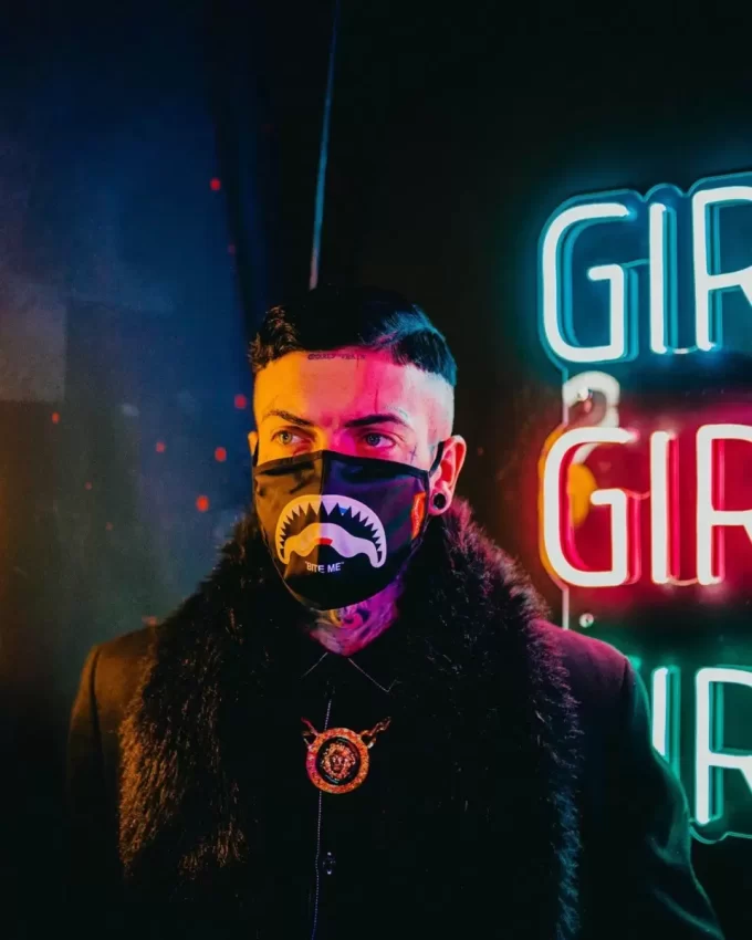 BITE ME SHARK (SCHWARZ) POLYESTER-GESICHTSMASKE BITE ME SHARK (SCHWARZ) POLYESTER-GESICHTSMASKE