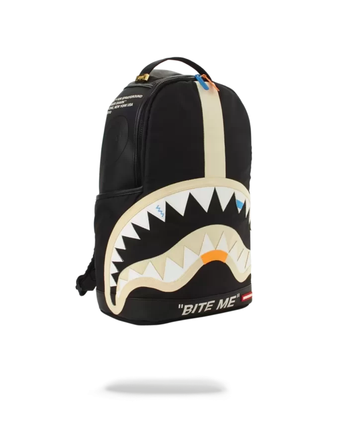 BITE ME SHARK (SCHWARZ) RUCKSACK