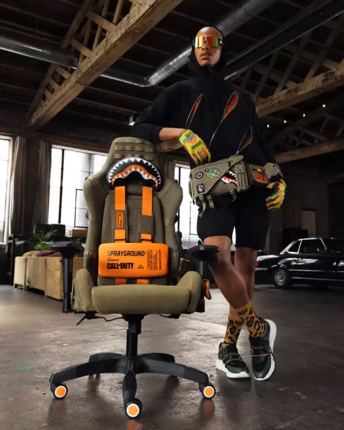 CALL OF DUTY BEREIT FÜR DEN EINSATZ GAMING-STUHL