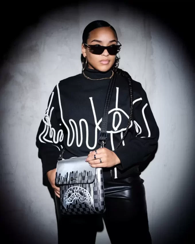 CHATEAU GHOST GROSSE UMHÄNGETASCHE CHATEAU GHOST GROSSE UMHÄNGETASCHE