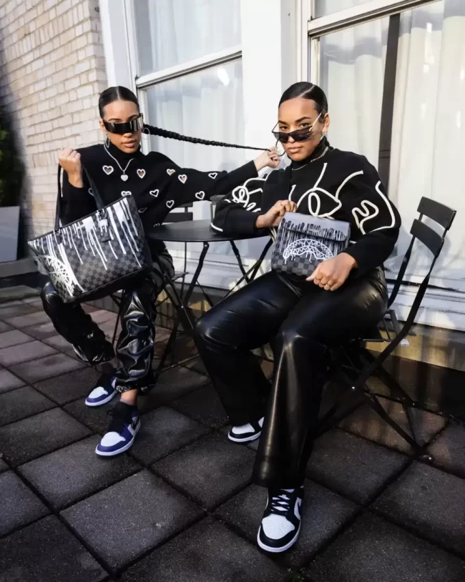 CHATEAU GHOST GROSSE UMHÄNGETASCHE CHATEAU GHOST GROSSE UMHÄNGETASCHE