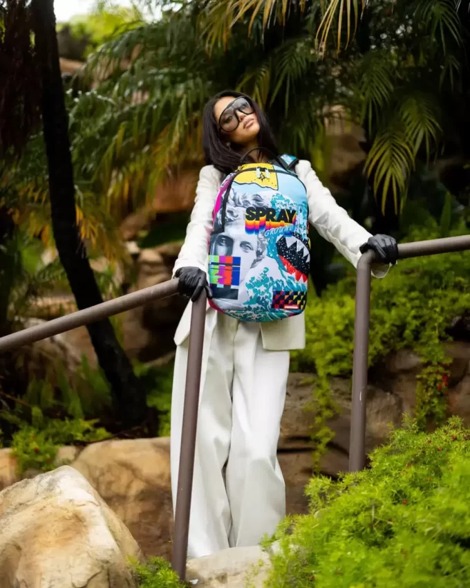 Collage aus zufällig ausgewählten DLXSR-Rucksäcken