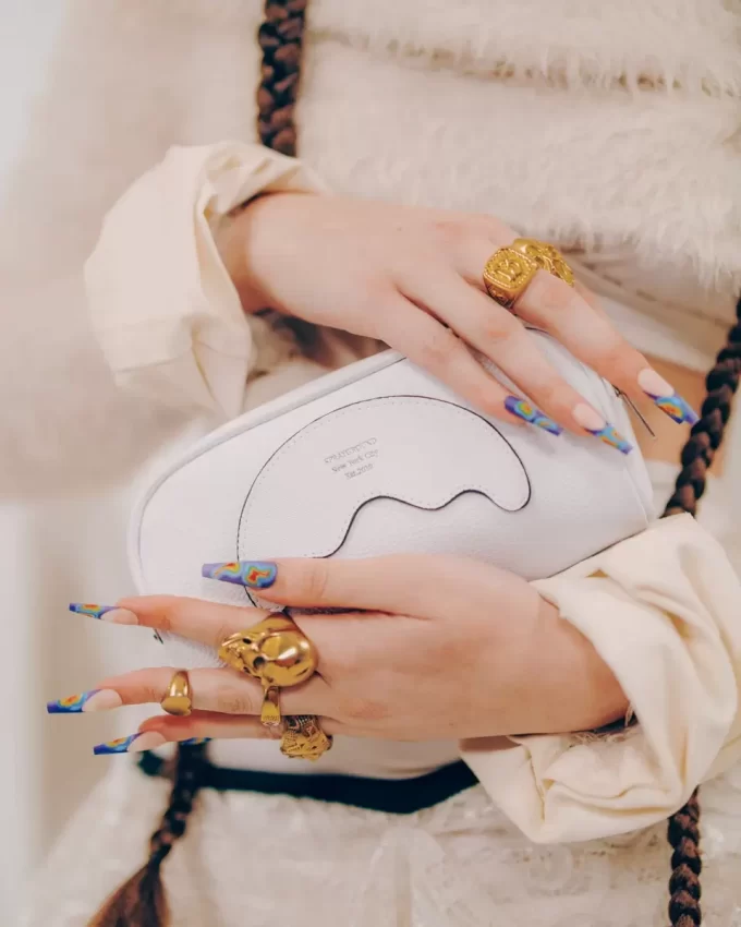 DAS HAUPTQUARTIER – REFLEKTATIONSBEUTEL