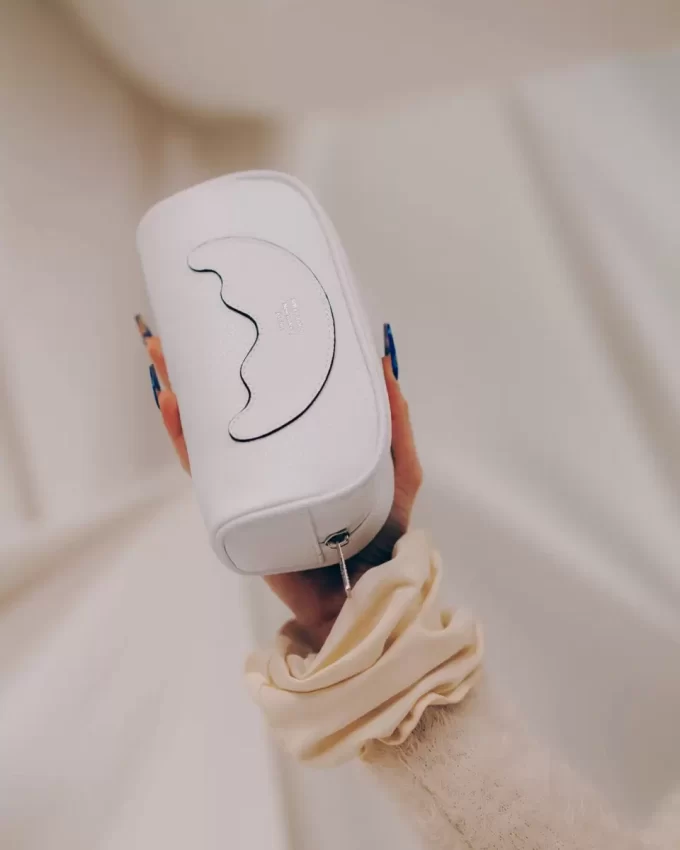 DAS HAUPTQUARTIER – REFLEKTATIONSBEUTEL