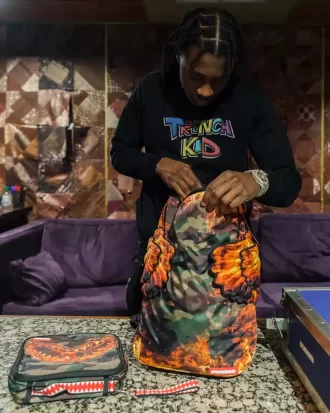 Der Lil Tjay Fallin Angel 4-Flügel-Rucksack