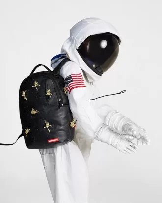 DER RUCKSACK „VERLOREN IM WELTRAUM“ (10 3D-ASTRONAUTEN AUS GOLDMETALL)