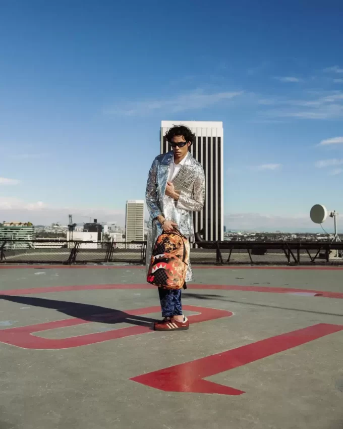 DIABLO HAT EINEN GROSSARTIGEN TAG, MANN