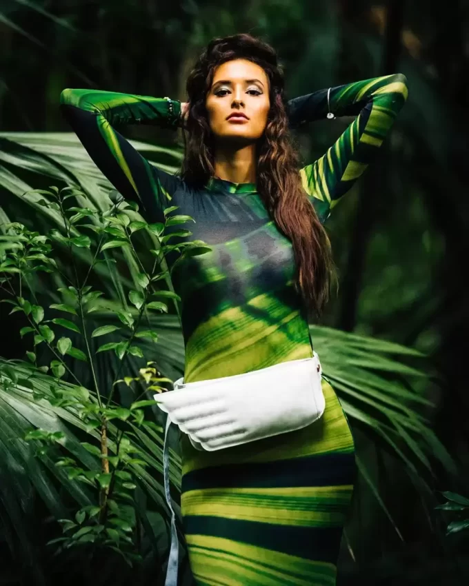 DIE FLÜGEL DER ZUKUNFT CROSSWING