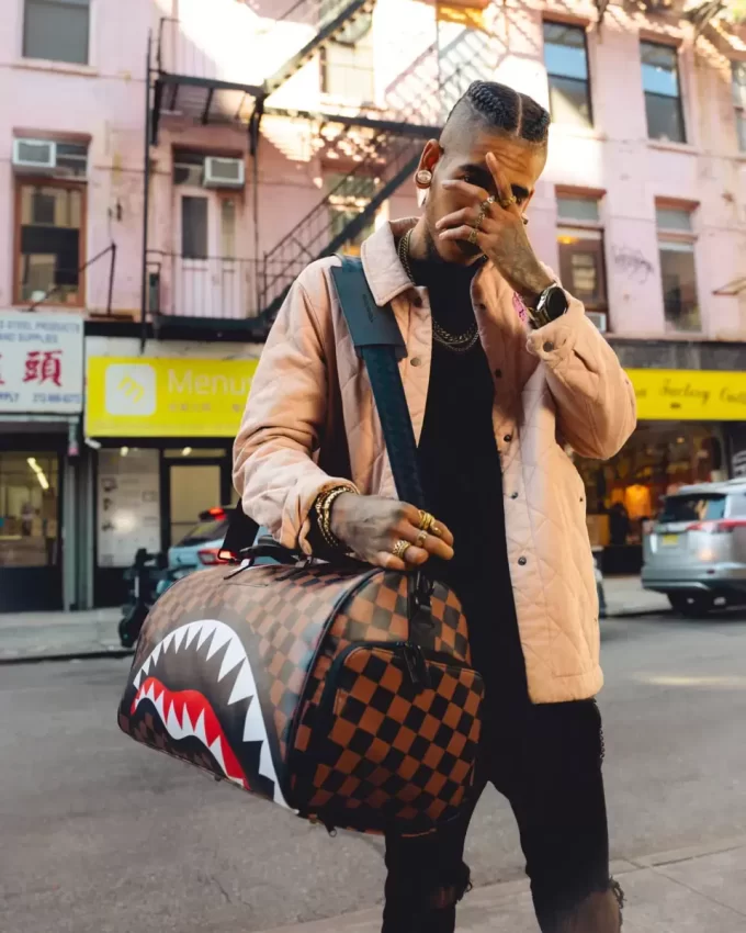 DIE HANGOVER SHARK DUFFLE DIE HANGOVER SHARK DUFFLE