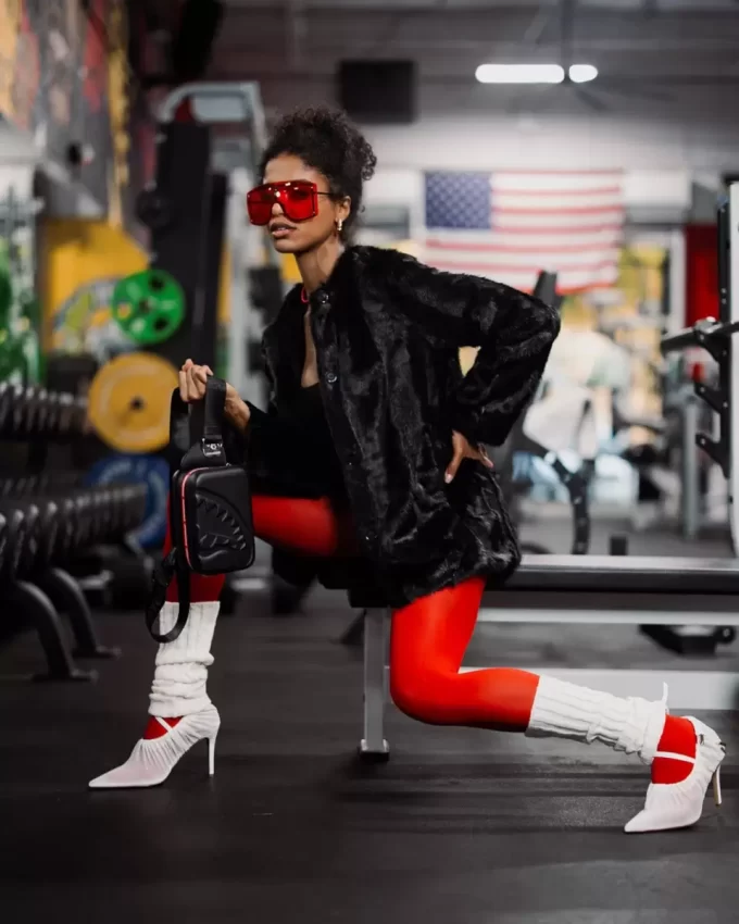 DIE HERO-HARTSCHALENSCHLEPPWURF DIE HERO-HARTSCHALENSCHLEPPWURF