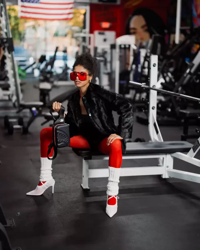 DIE HERO-HARTSCHALENSCHLEPPWURF DIE HERO-HARTSCHALENSCHLEPPWURF