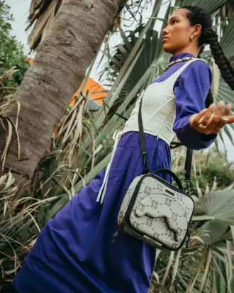 DIE ISOLIERTE SNACKPACKUNG FÜR DEN WEG