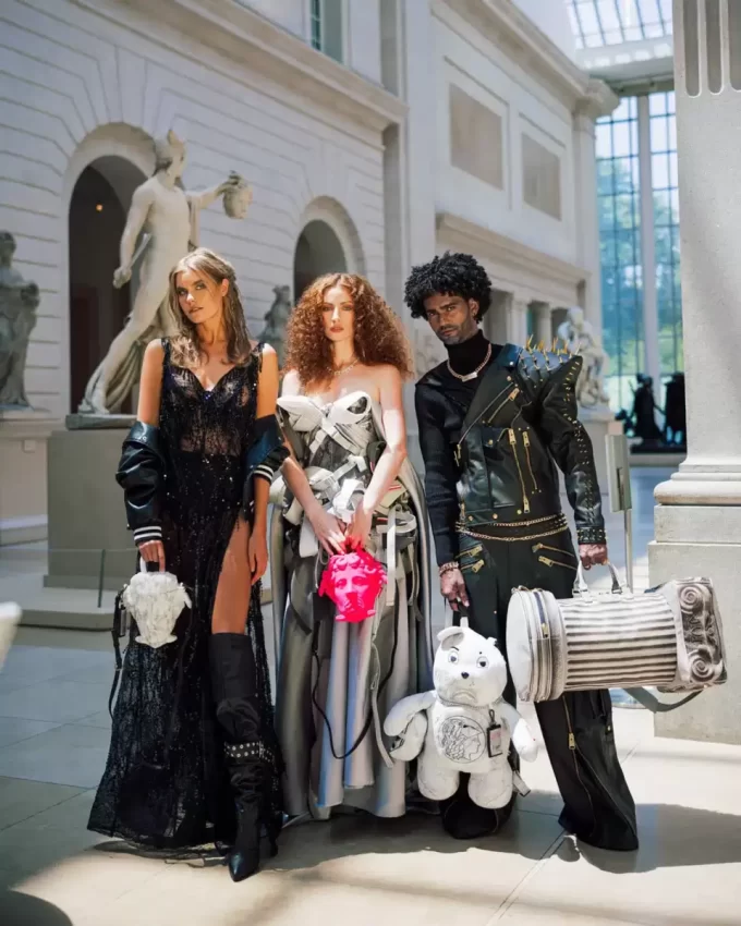 DIE MET GRIECHISCHE SARDIS-TEMPEL-SÄULE DUFFLE DIE MET GRIECHISCHE SARDIS-TEMPEL-SÄULE DUFFLE