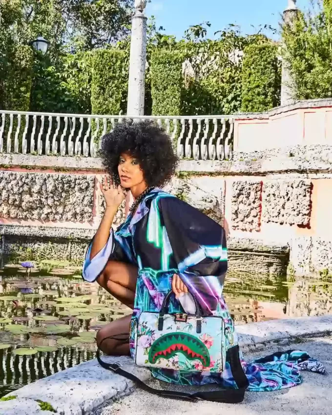 DIE SANCTUARY MINI-DUFFLE DIE SANCTUARY MINI-DUFFLE