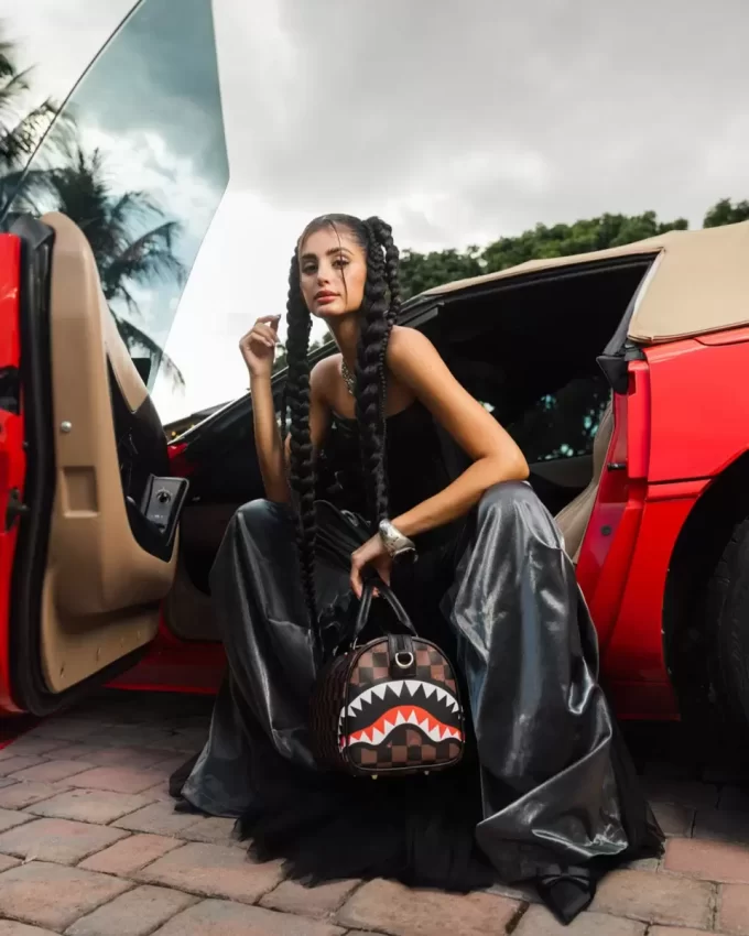 DIE VERSTECK-MINI-DUFFLETE