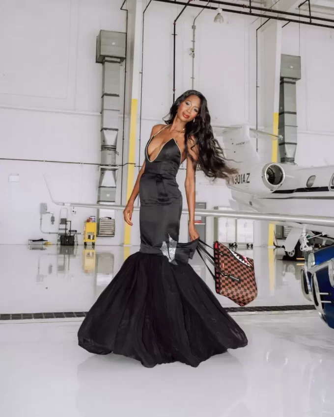 DIE VERSTECK-TASCHE DIE VERSTECK-TASCHE