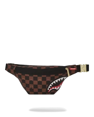 DIE VERSTECKTE UMKLEIDUNG