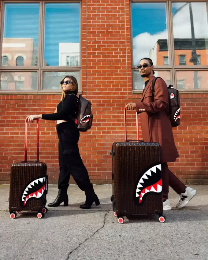 FRENZY SHARKS SHARKNAUTICS HARDSHELL HANDGEPÄCK