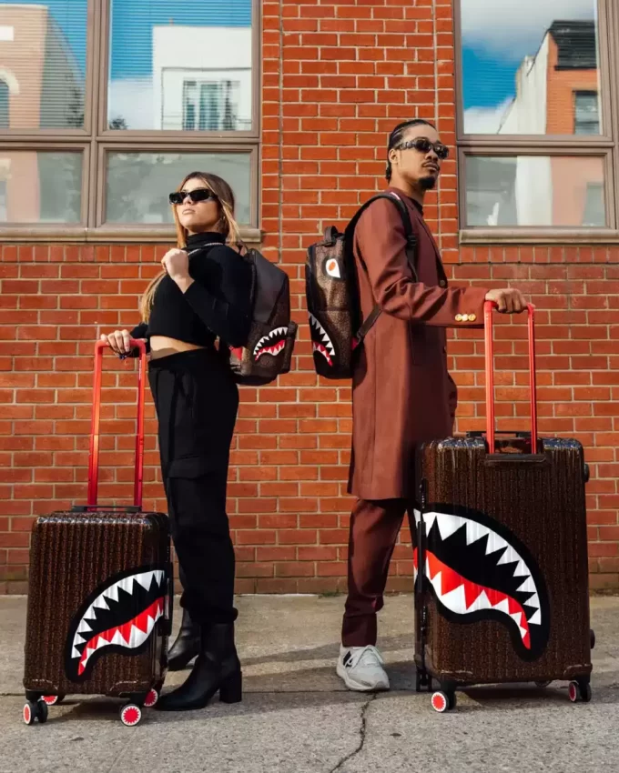 FRENZY SHARKS SHARKNAUTICS HARDSHELL HANDGEPÄCK