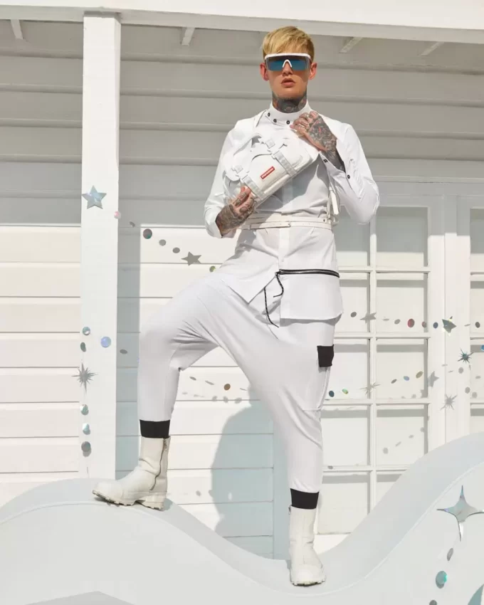 FUTURE TRAVELER CARGO CROSSBODY