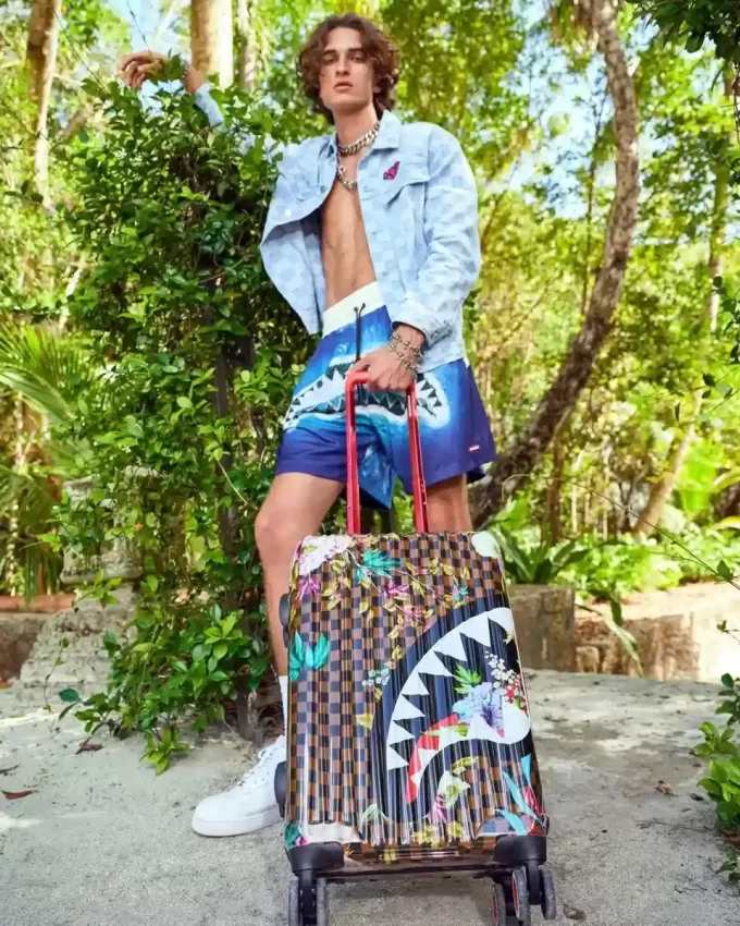 GARDEN OF SHARKS SHARKNAUTICS HARDSHELL HANDGEPÄCK