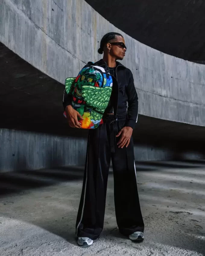 Geldbär, wir heben gleich den Rucksack ab