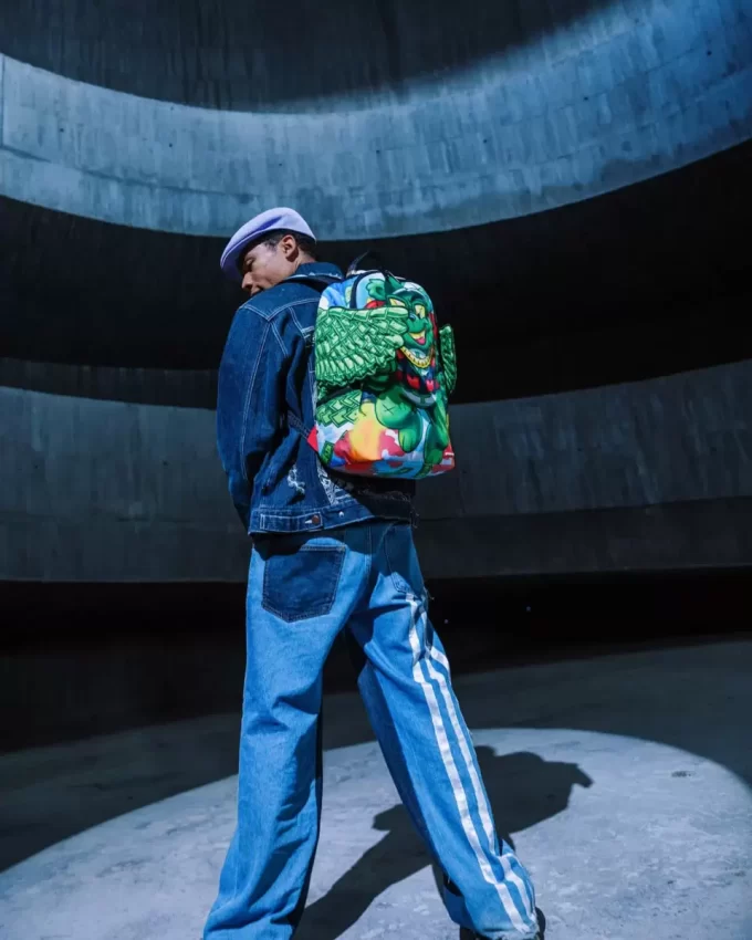 Geldbär, wir heben gleich den Rucksack ab