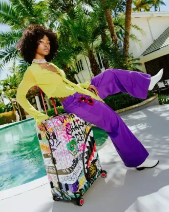 Gestalte einen neuen Tag mit Sharknautics Hartschalenkoffer in voller Größe