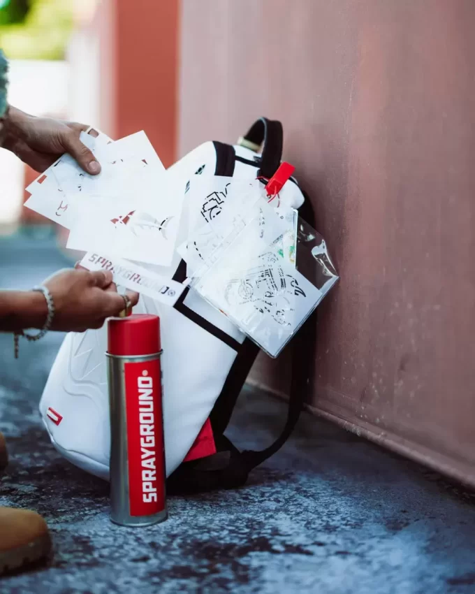 GRAFFITI-KÜNSTLER – GESTALTE DEINEN EIGENEN RUCKSACK – 9 SCHABLONEN INKLUSIVE