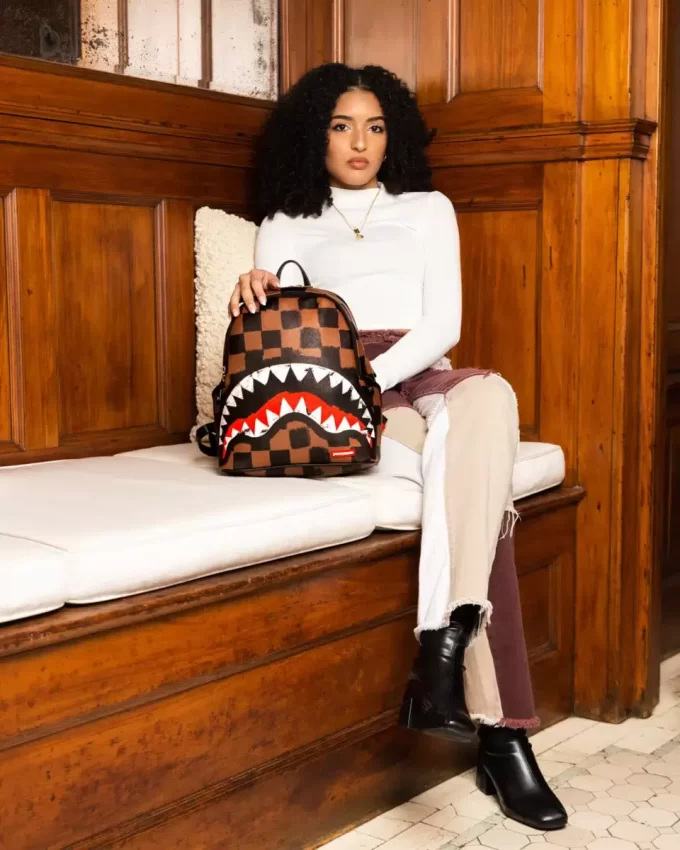 HAIE IN PARIS BEZWINGEN SWILD