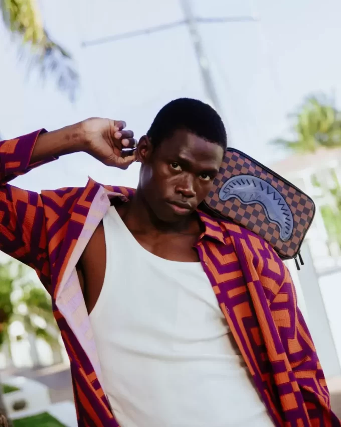 HAIE IN PARIS FREI FÜR DEN ABFLUG TOILETTENBEUTEL HAIE IN PARIS FREI FÜR DEN ABFLUG TOILETTENBEUTEL