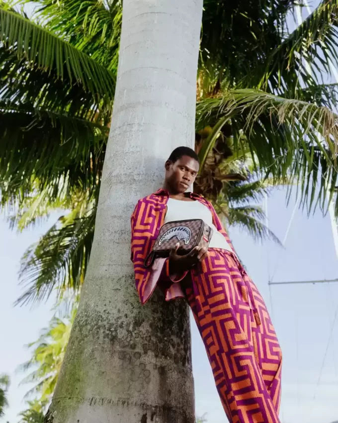 HAIE IN PARIS FREI FÜR DEN ABFLUG TOILETTENBEUTEL HAIE IN PARIS FREI FÜR DEN ABFLUG TOILETTENBEUTEL