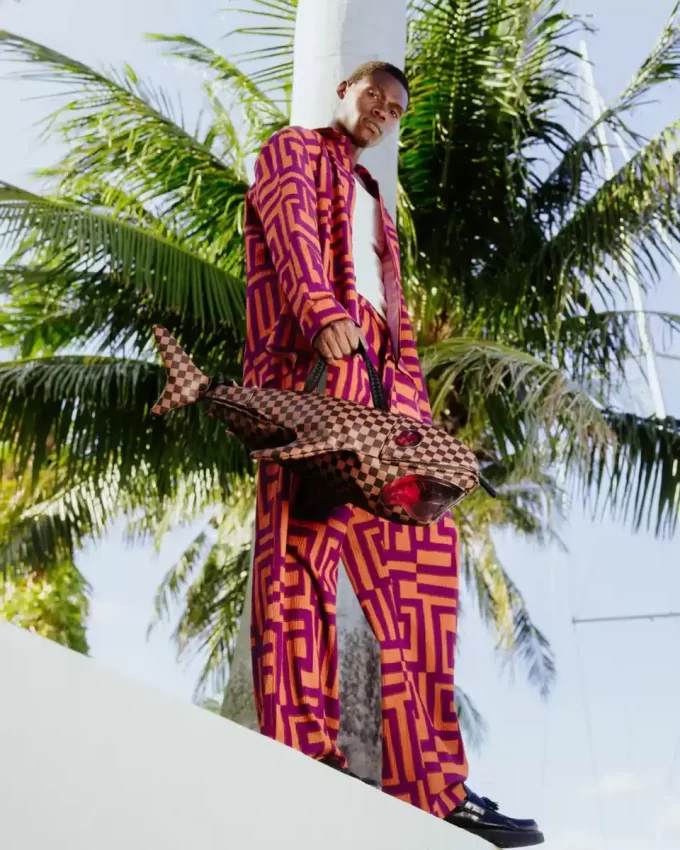 HAIE IN PARIS FREI ZUM ABFLUG HAIE MITTELGEMÜSE DUFFLE