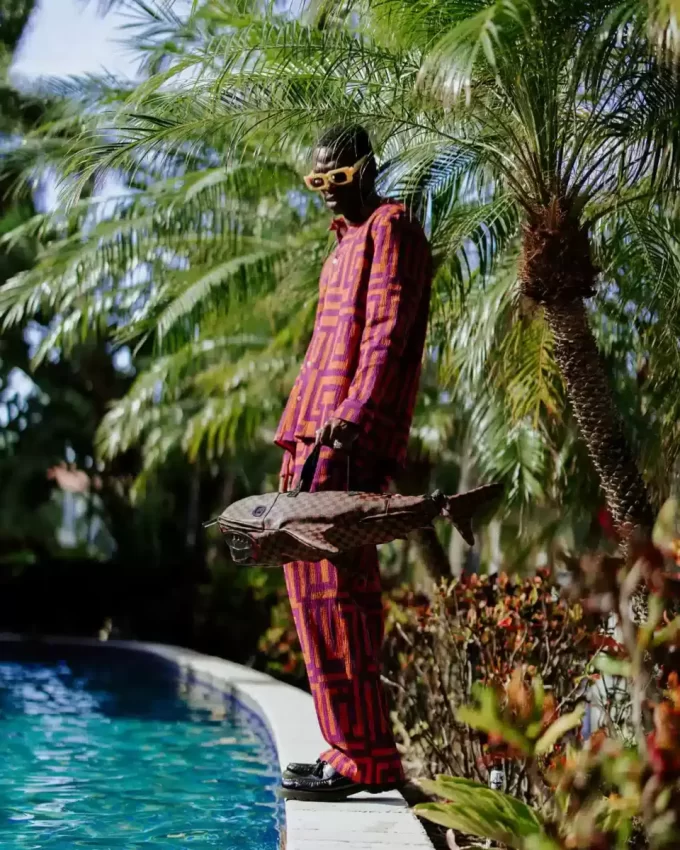 HAIE IN PARIS FREI ZUM ABFLUG HAIE MITTELGEMÜSE DUFFLE